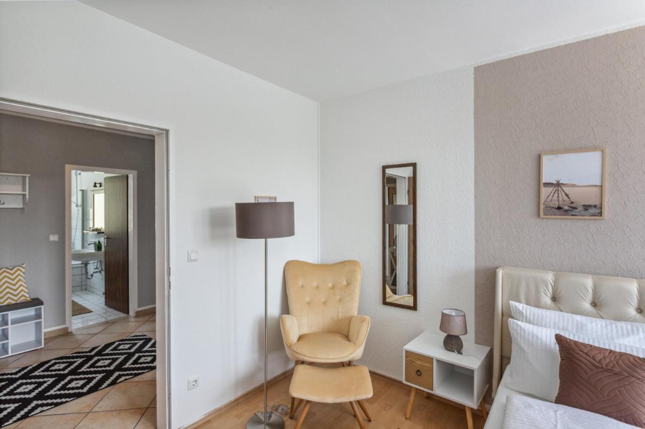 Charysma - Weserufer, Stylish, Schlafzimmer Mit Smart-tv, 2 Parkplaetze * Hamelin