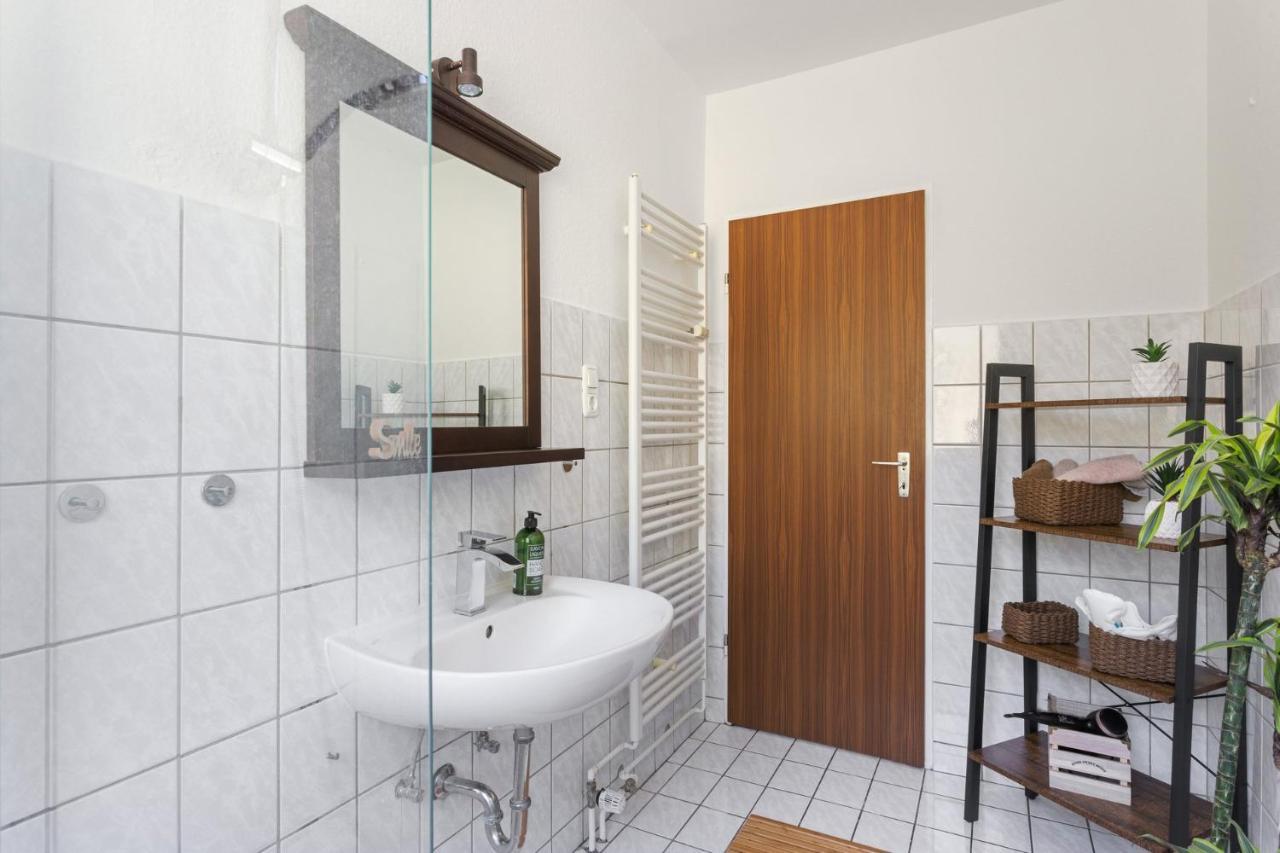 Charysma - Weserufer, Stylish, Schlafzimmer Mit Smart-tv, 2 Parkplaetze * Hamelin